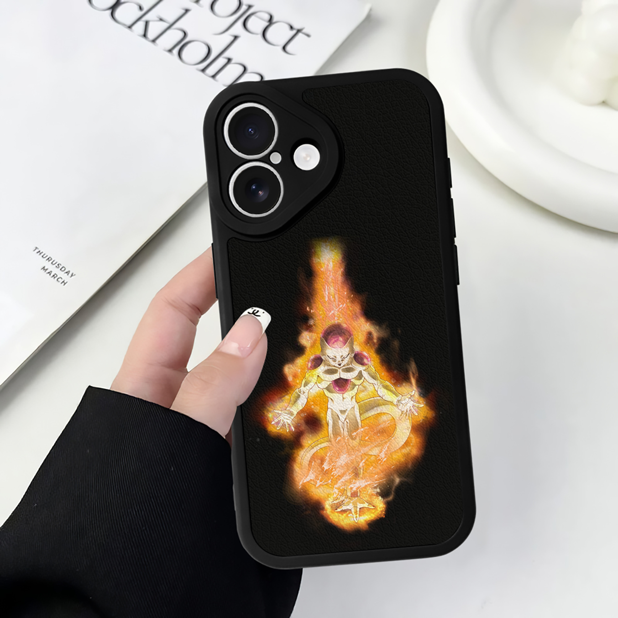 （画像用） ドラゴンボール フリーザ DRAGON BALL Frieza 【iPhone 16シリーズ対応】シリコンスマホケース（レザー調） 材質：シリコン